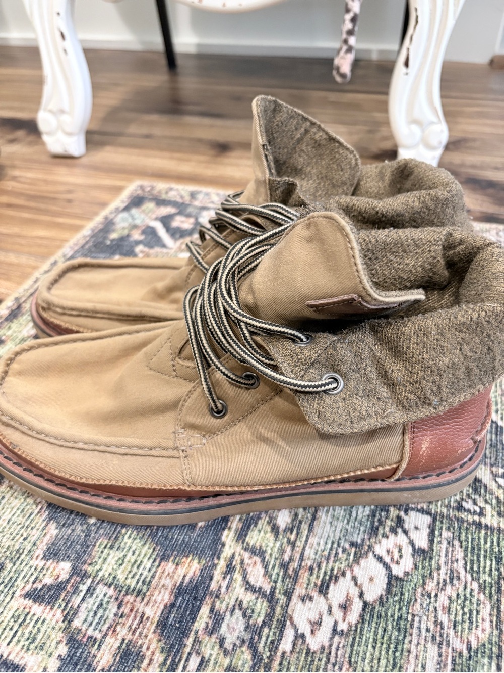 Toms Men's Fold-Down Chukka Boots in Tan and Brown